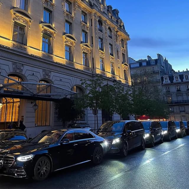 Get them lined up PARIS 🇫🇷